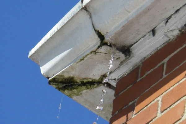 broken-guttering